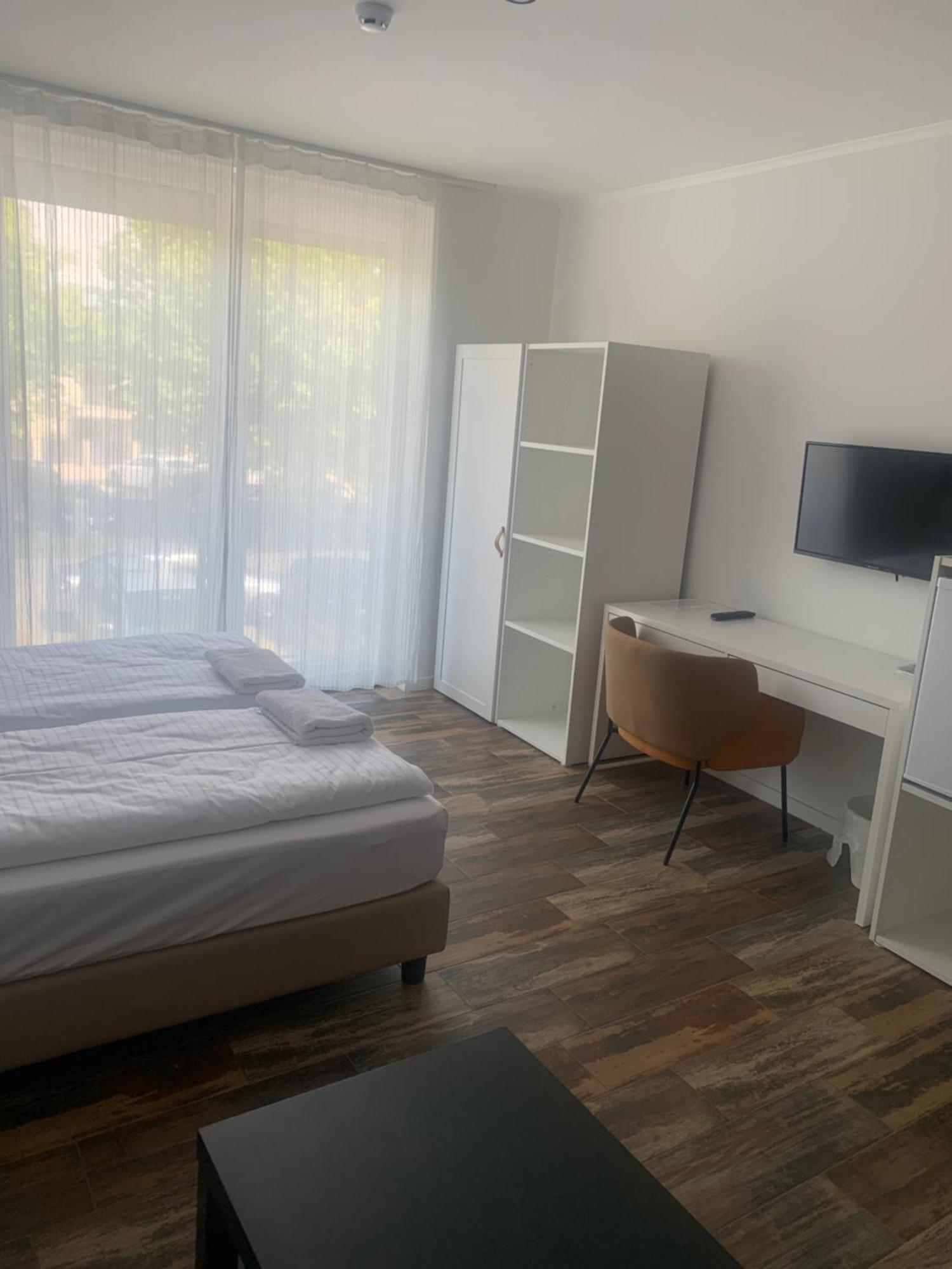 City Panzio Balatonlelle Exterior photo