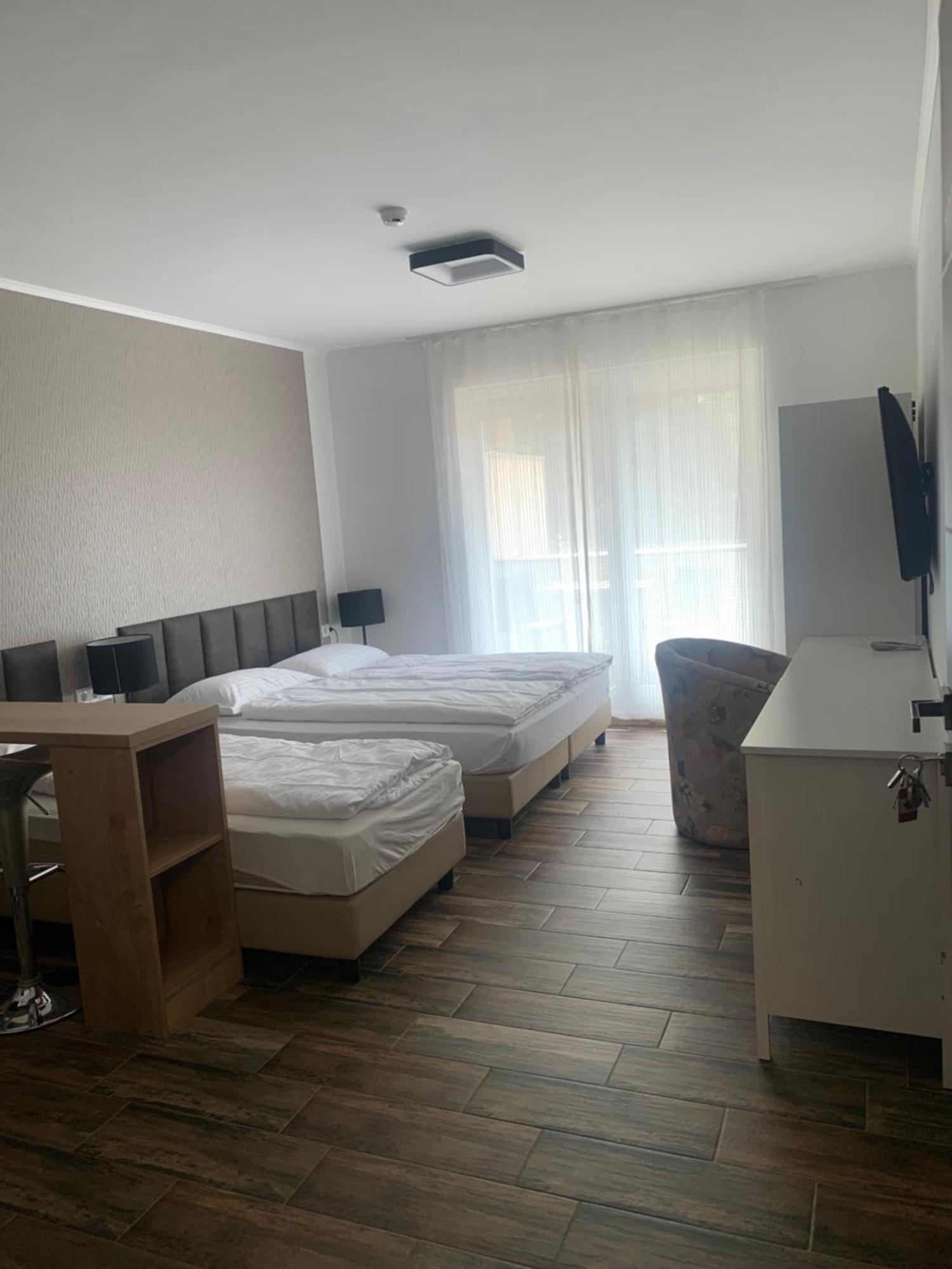 City Panzio Balatonlelle Exterior photo