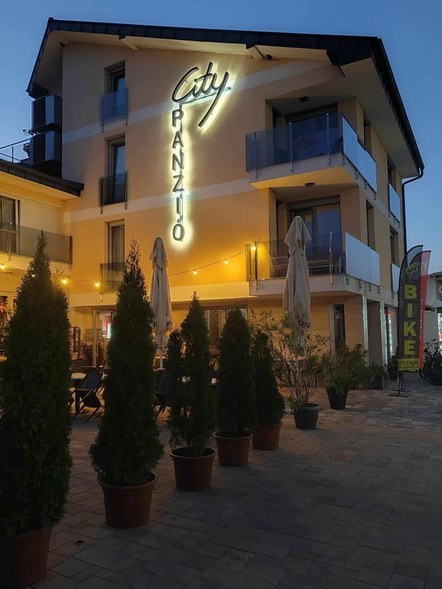 City Panzio Balatonlelle Exterior photo