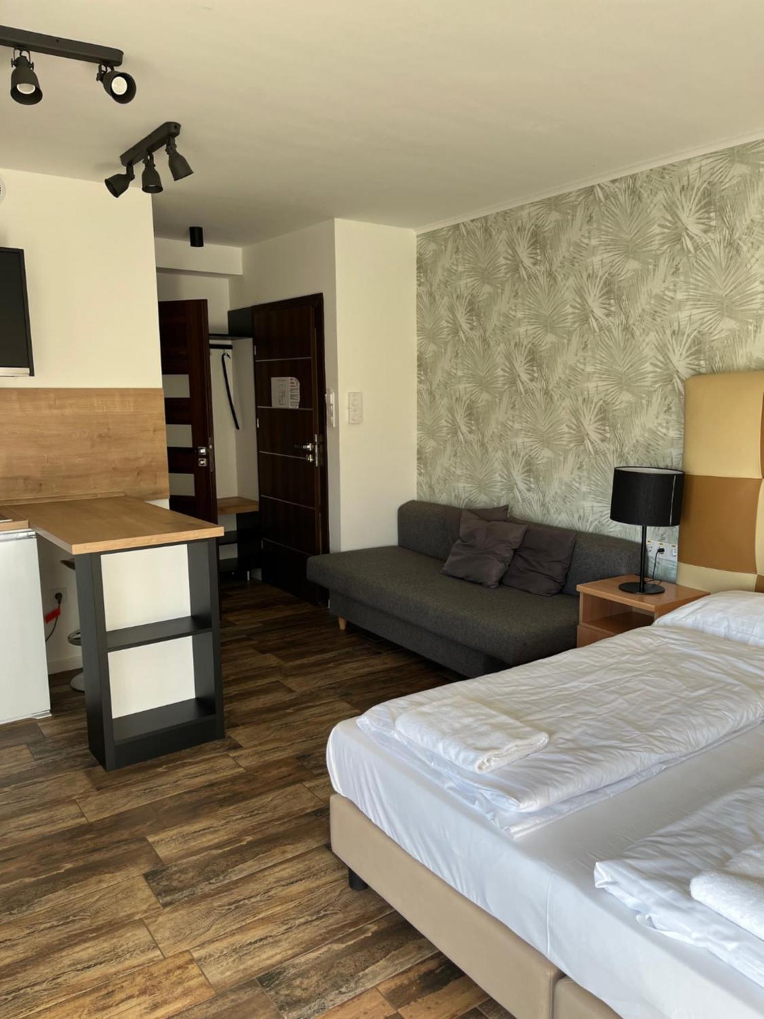 City Panzio Balatonlelle Exterior photo